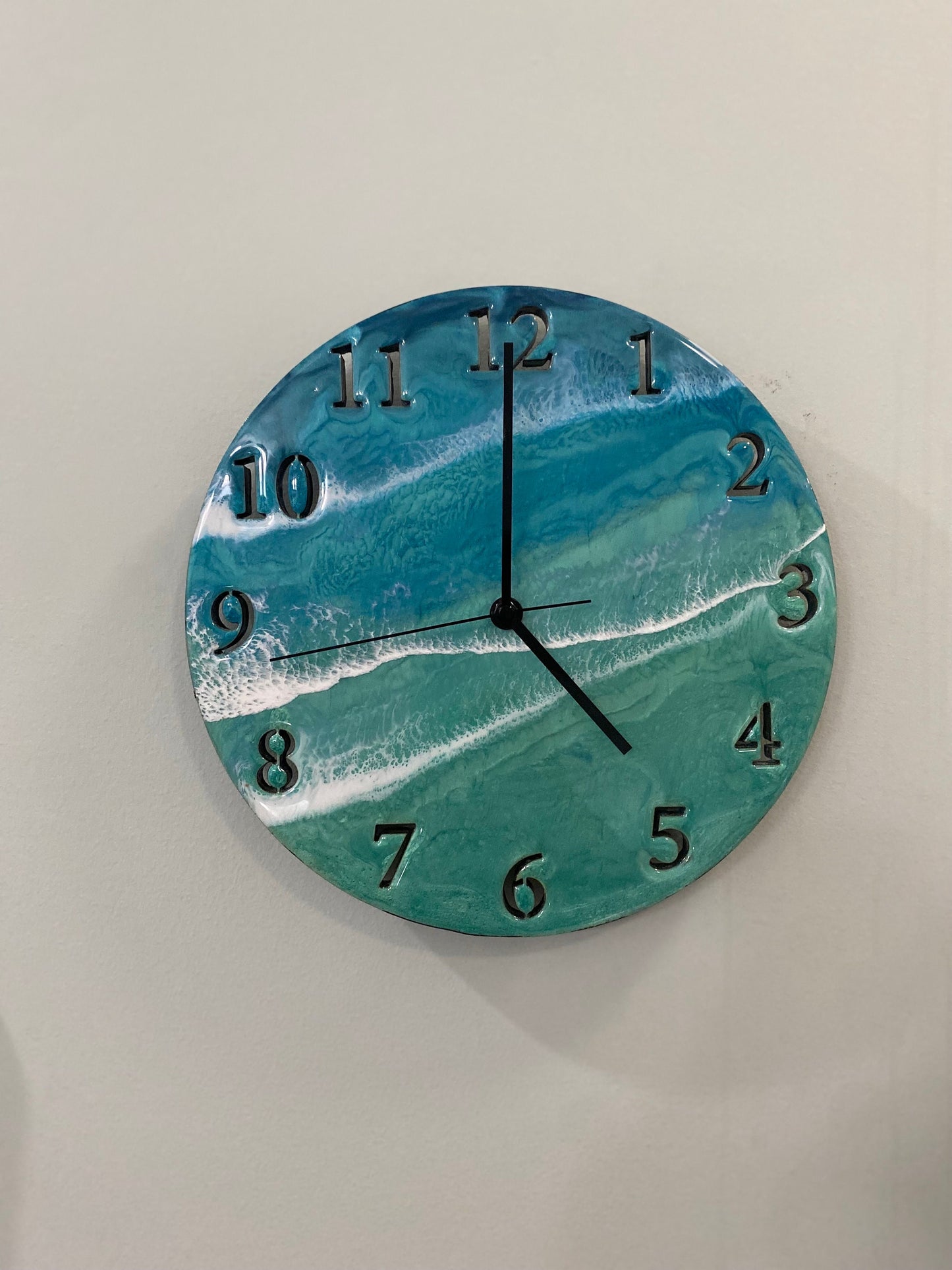 CLOCK Coastal Style with Ocean waves in resin- 12" without beach