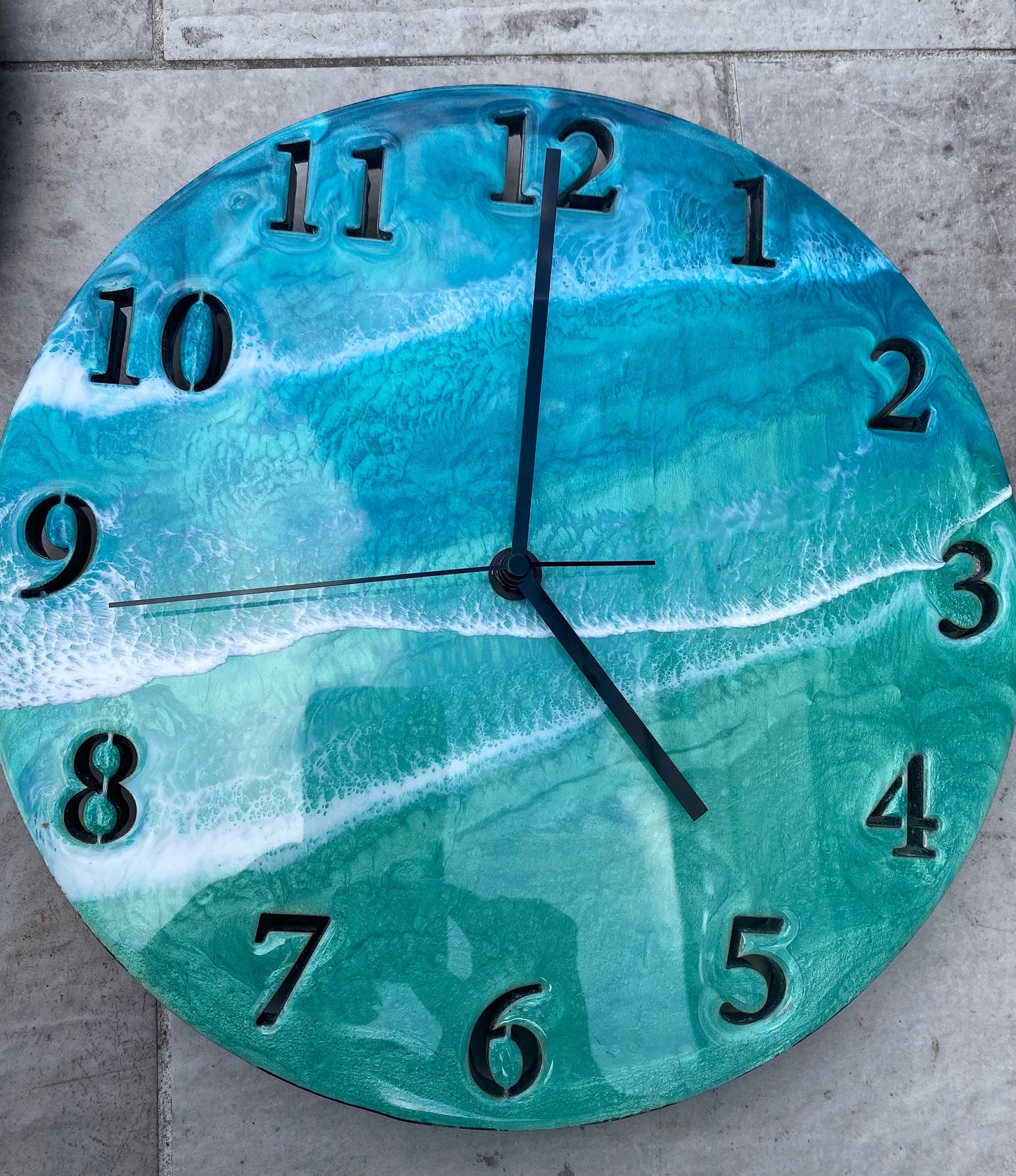 CLOCK Coastal Style with Ocean waves in resin- 12" without beach