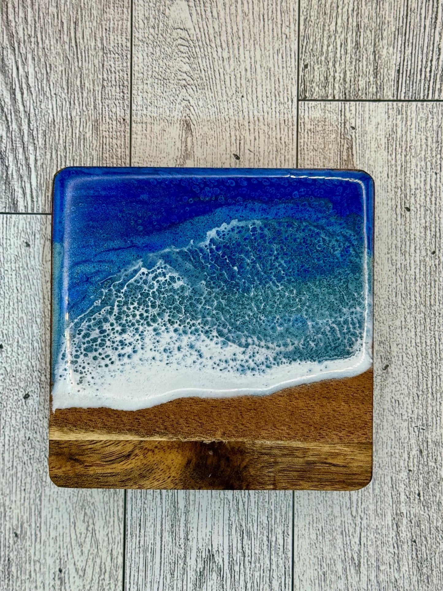 OCEAN WAVES COASTERS in resin, ocean blue, wooden, handmade